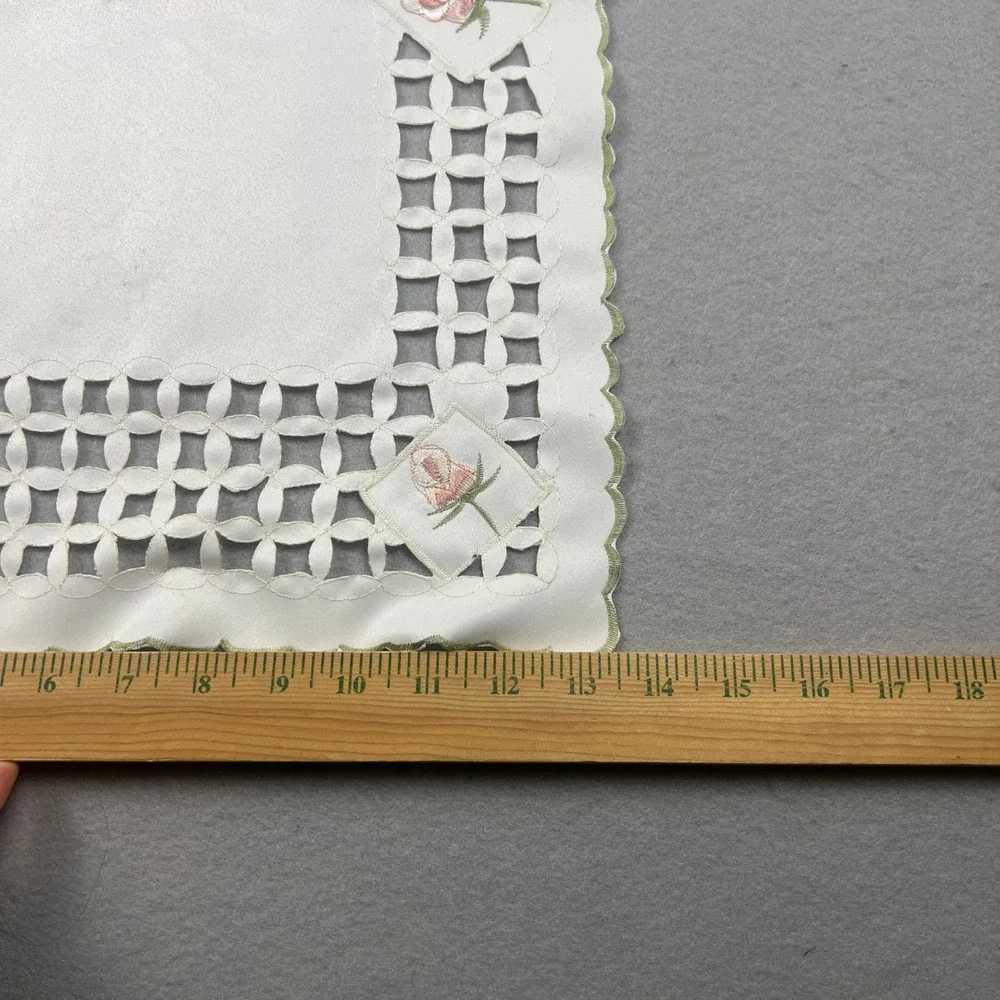 VTG Embroidered Rose Placemat Small Runner‎ White Pink Cottagecore Grandmacore